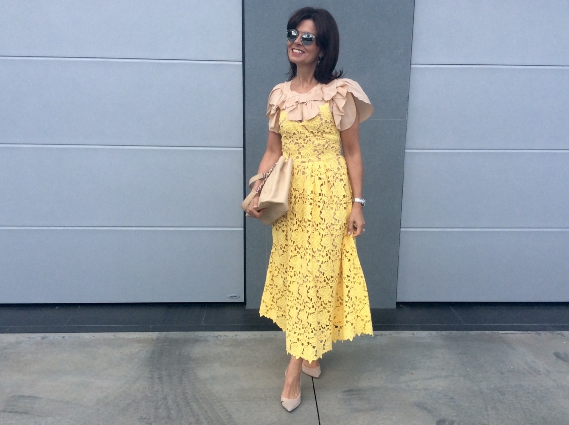 Knallen in mijn gele jurk! – See by Miriam